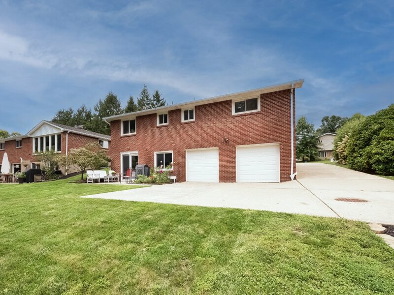 450 Amherst AVENUE — photo 3