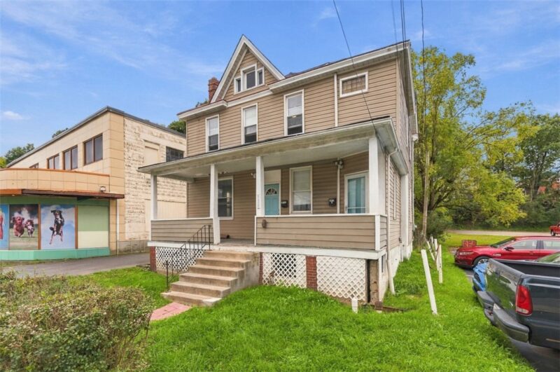538 Baldwin St — photo 3