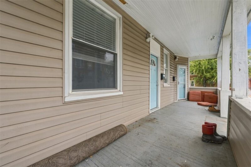 538 Baldwin St — photo 5
