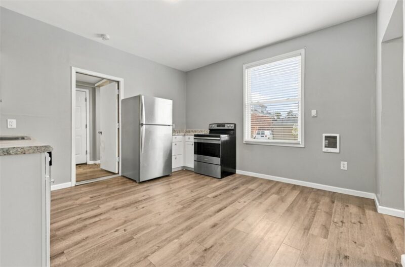 538 Baldwin St — photo 7