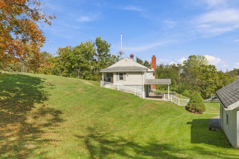 100 Moore ROAD — photo 3