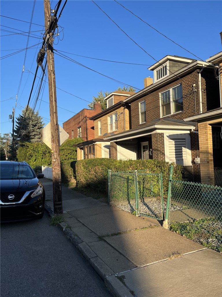 526 Ridge Ave — photo 2