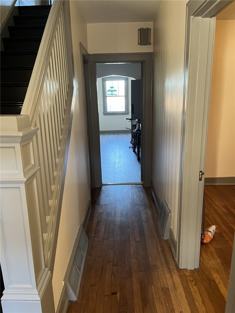 526 Ridge Ave — photo 5