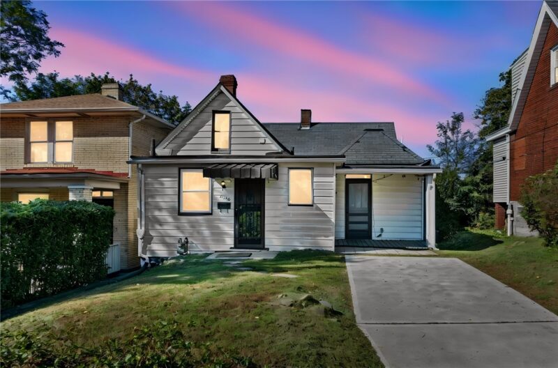 2346 Fremont Pl — photo 2