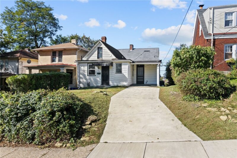 2346 Fremont Pl — photo 3