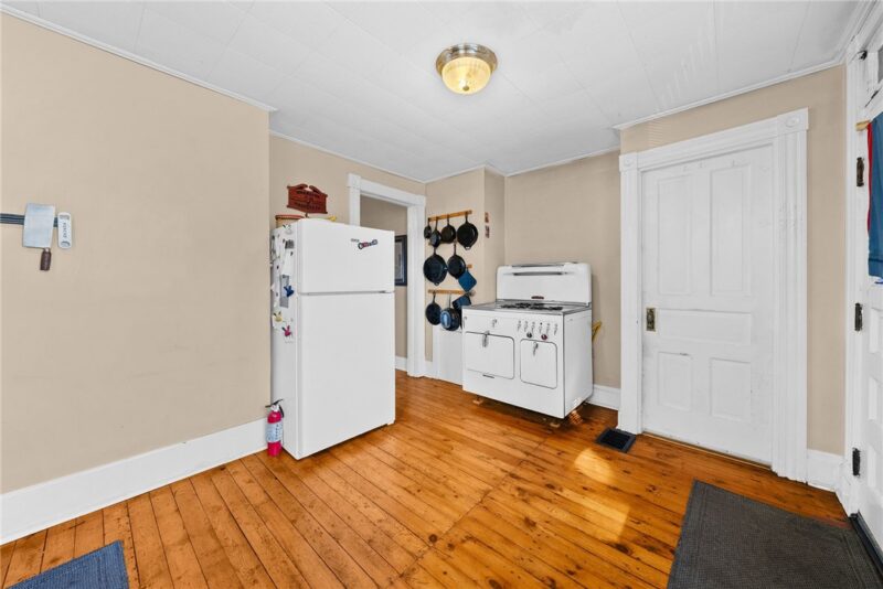 2346 Fremont Pl — photo 6