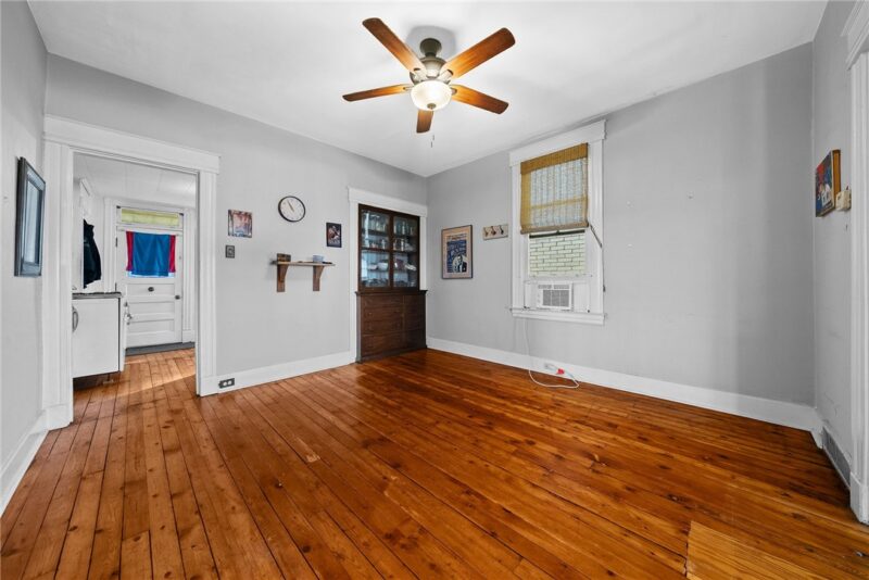 2346 Fremont Pl — photo 8