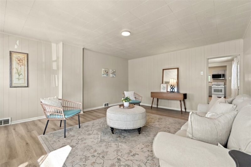 536 Castner Ave — photo 3