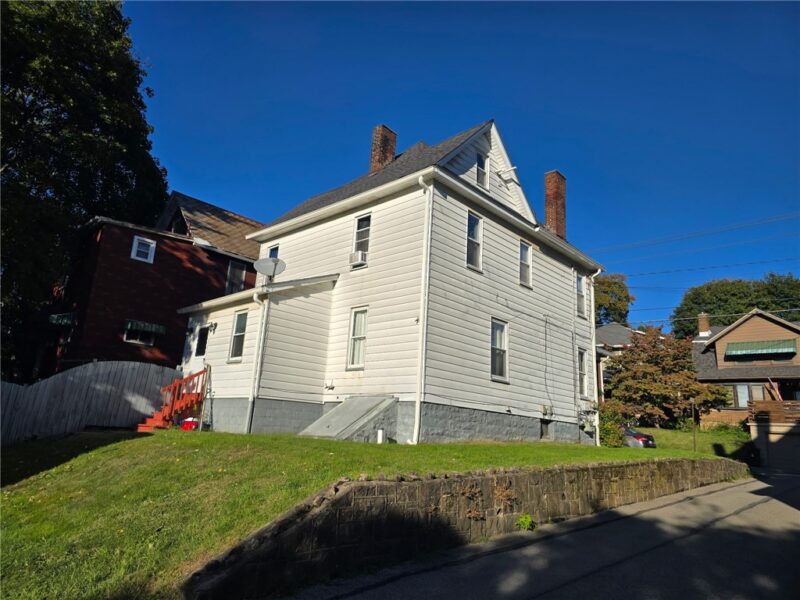 220 N Monroe St — photo 4