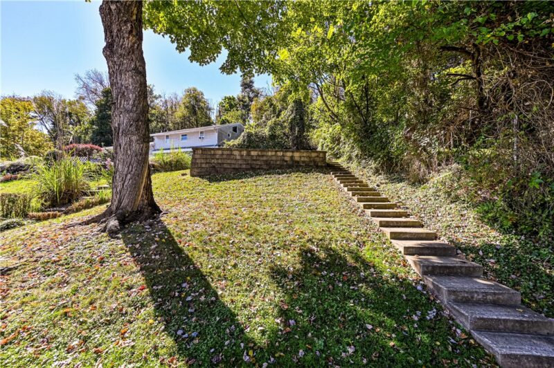 904 GREEN STREET — photo 3