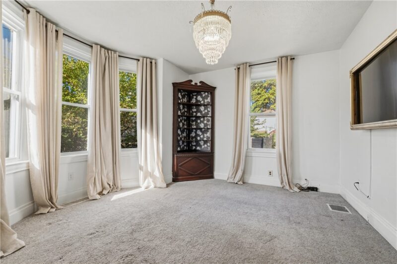 610 Ravenswood Ave — photo 8