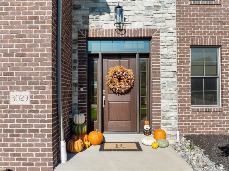 3029 Chestnut Ridge Dr — photo 3