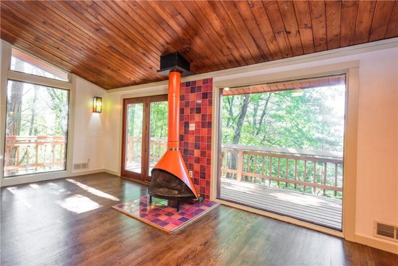 86 Butler St Ext. — photo 2