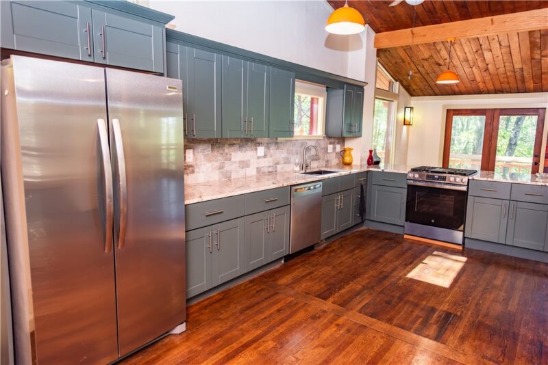86 Butler St Ext. — photo 8