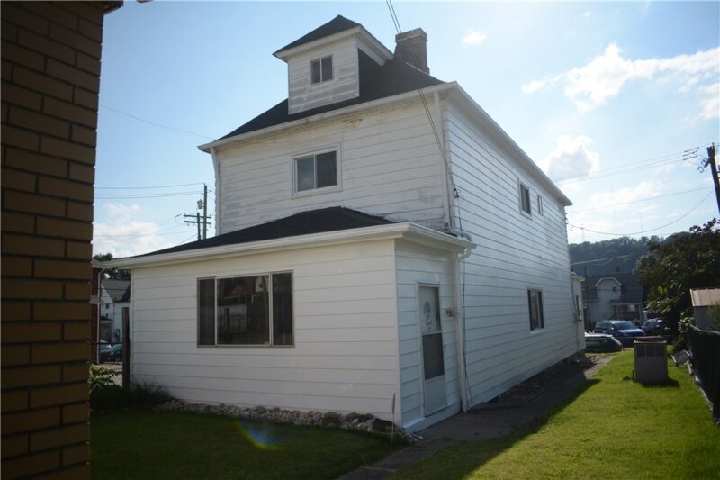1502 5th Ave — photo 2