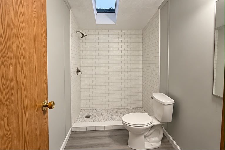 121 LOCUST STREET — photo 5