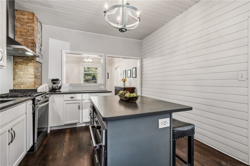 2733 Main St — photo 5