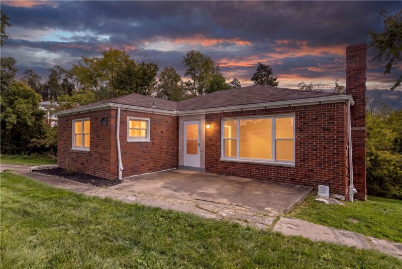 1330 Robbins St — photo 2
