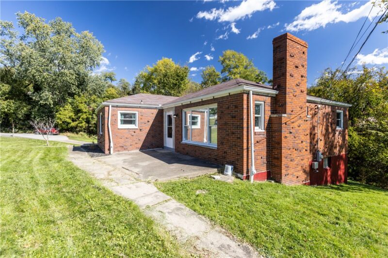 1330 Robbins St — photo 3