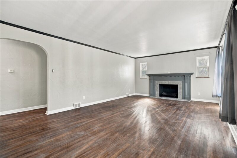 1330 Robbins St — photo 4