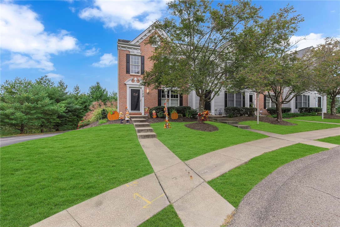 122 Castle View Dr — photo 1
