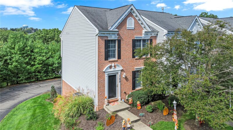 122 Castle View Dr — photo 3