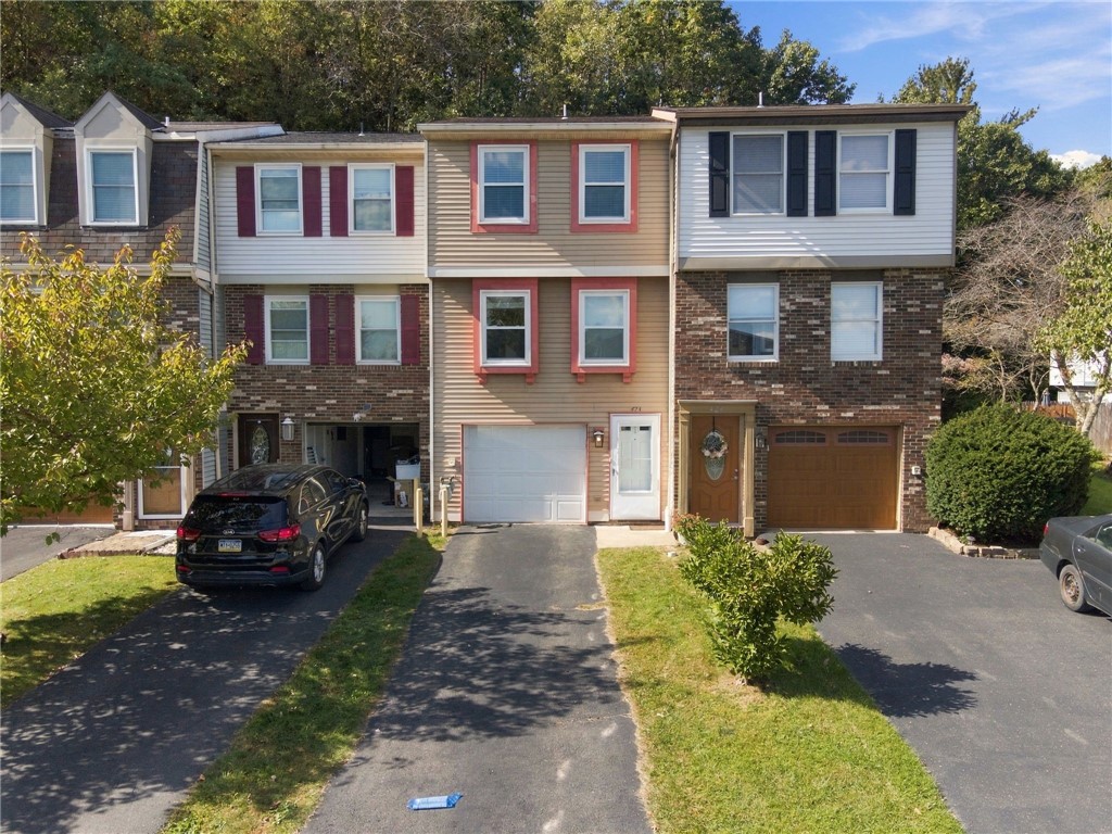 423 TEN POINT LANE — photo 1