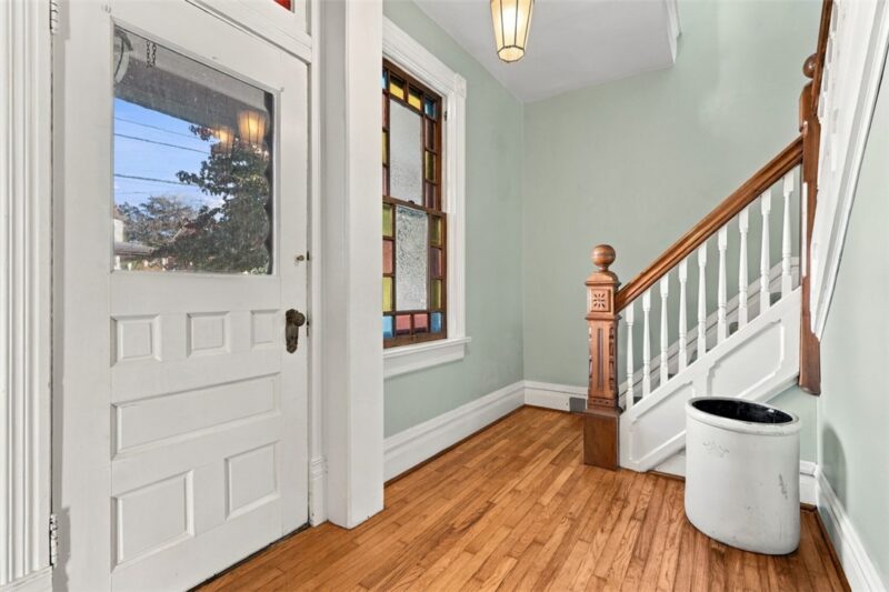 352 E New Castle Street — photo 5