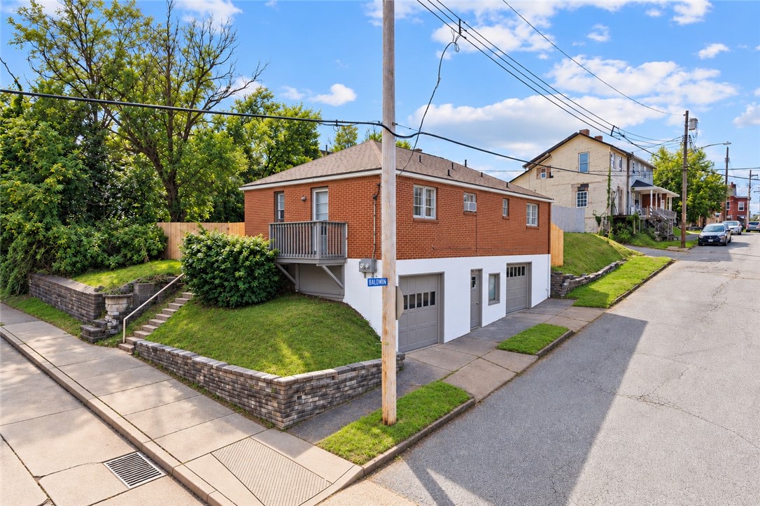 1000 Evans Ave — photo 1