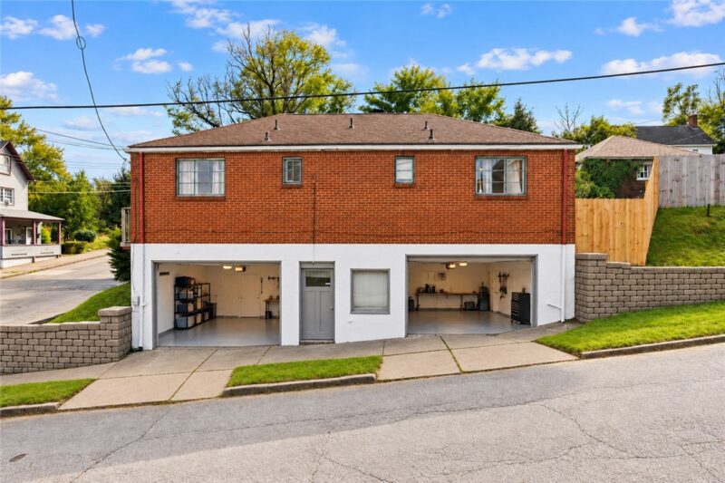 1000 Evans Ave — photo 3