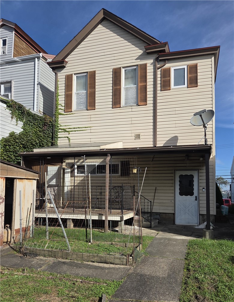 2404 & 2405 Cobden Street — photo 5