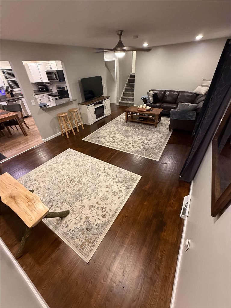 10 NEWMEYER LANE — photo 2
