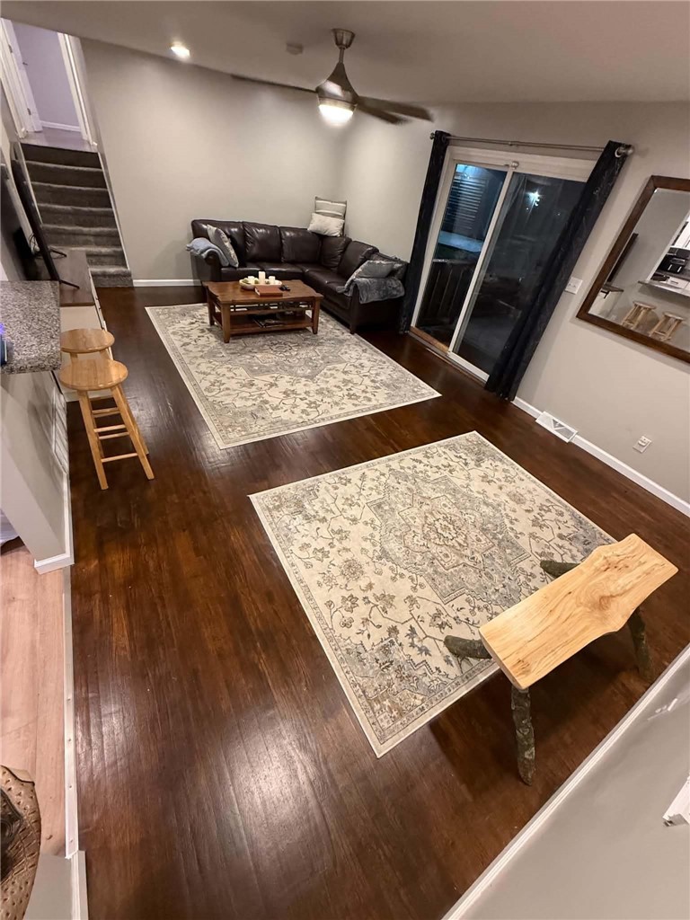 10 NEWMEYER LANE — photo 3