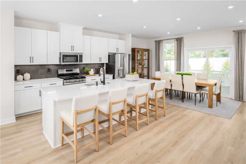 208 Scenic Ridge Drive — photo 3