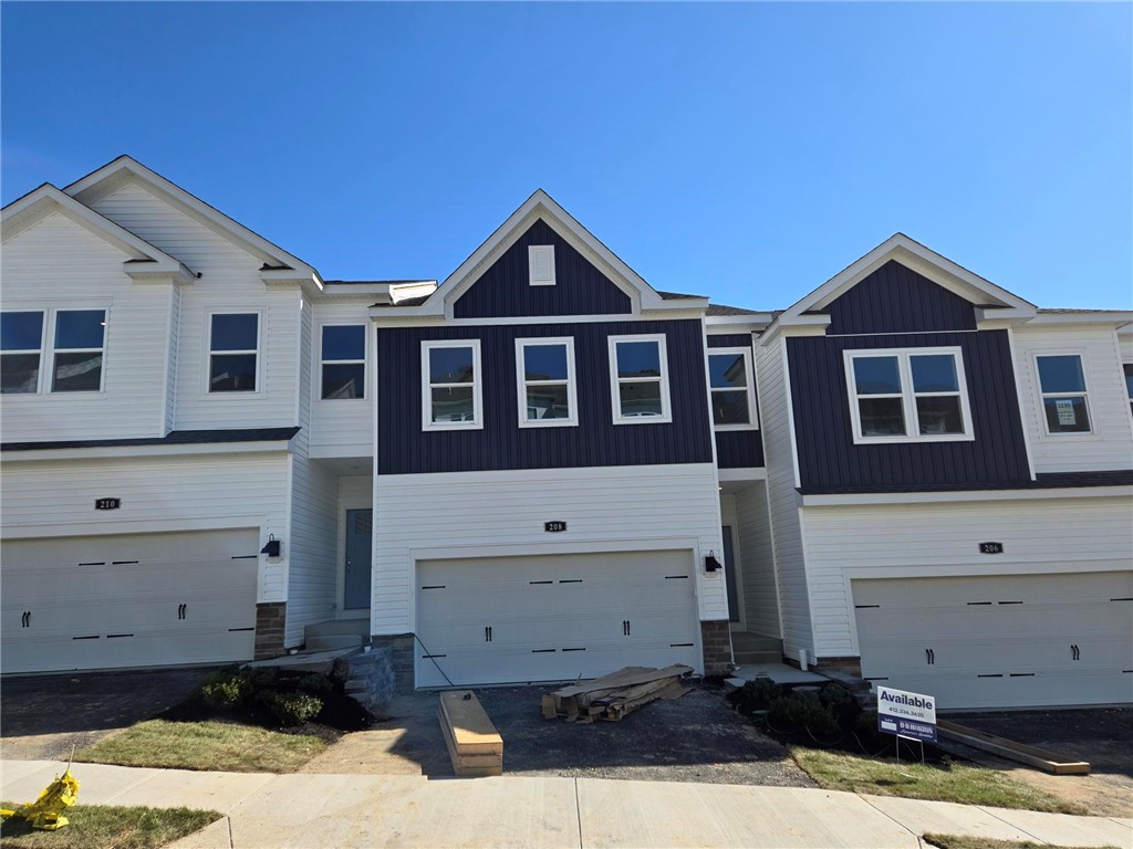208 Paddock Lane — photo 1