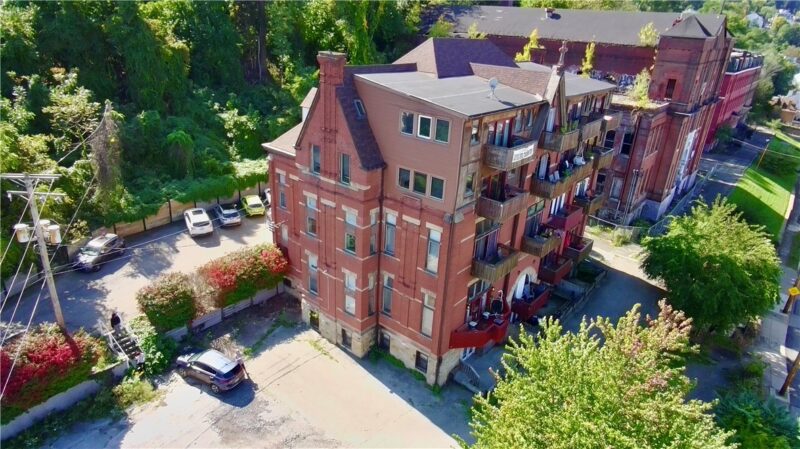 66 Pius St 202 — photo 2
