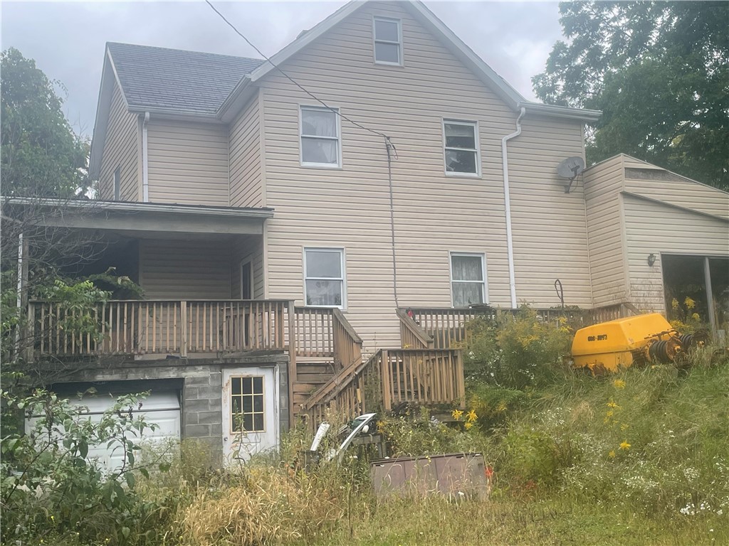 1102 Mcadams Rd — photo 1
