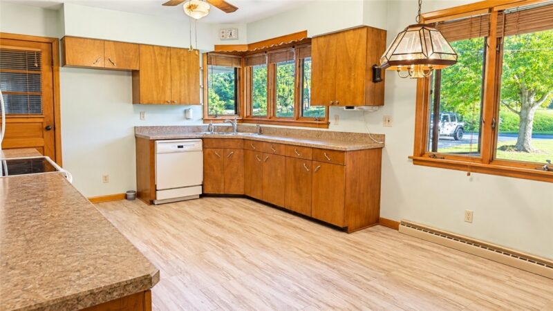 7287 Vine St — photo 5