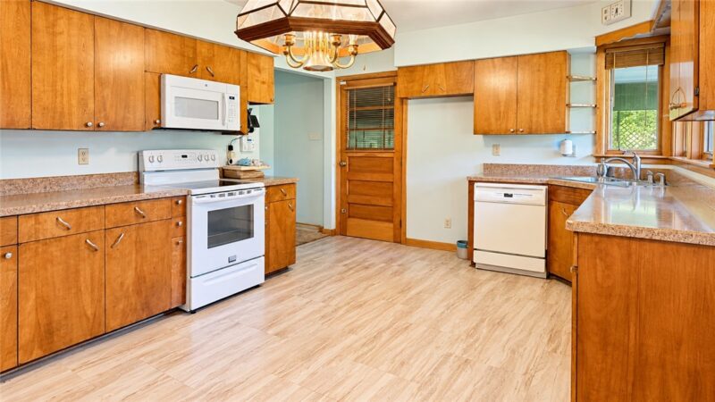 7287 Vine St — photo 6