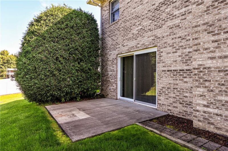 107 N HAZELNUT DRIVE — photo 3