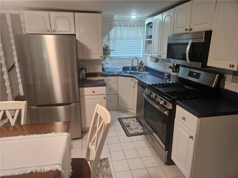 823 Delaware Ave — photo 2