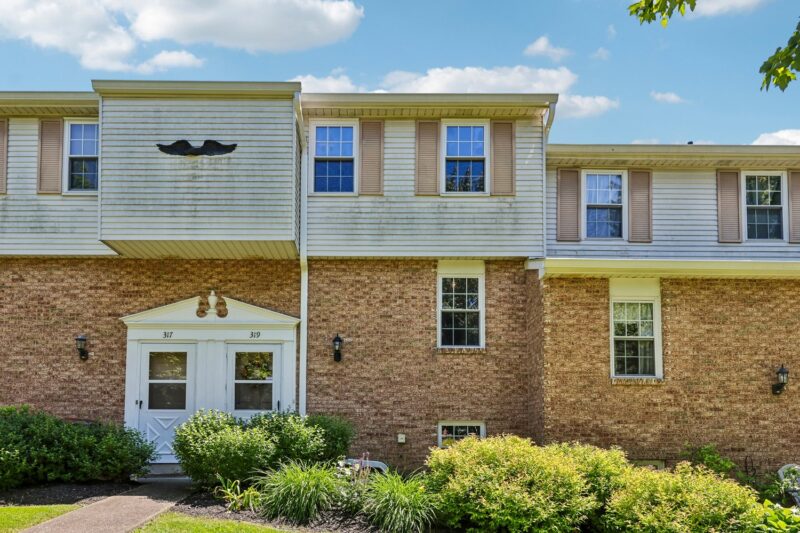 319 Bellford Court — photo 2