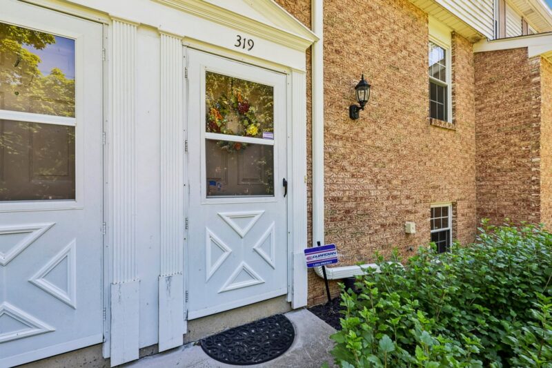 319 Bellford Court — photo 3