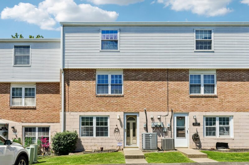 319 Bellford Court — photo 4