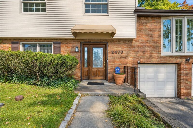 2473 Hampton Ave — photo 3