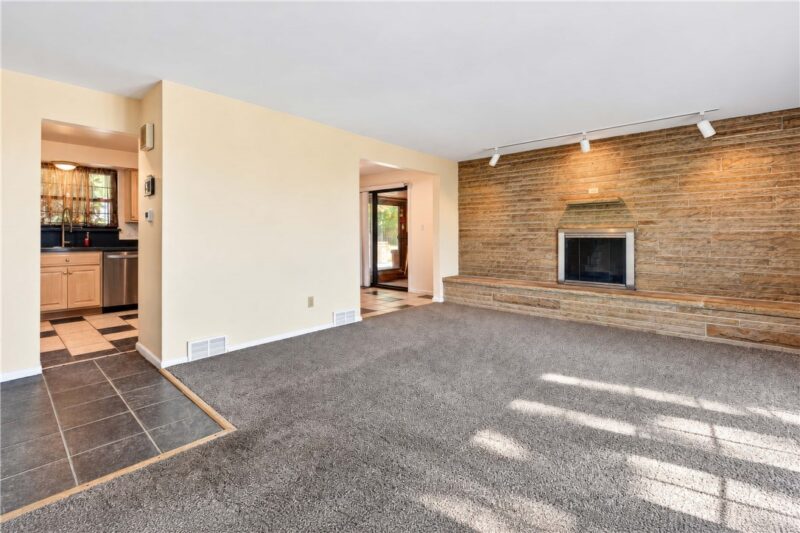 2473 Hampton Ave — photo 4