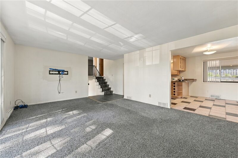 2473 Hampton Ave — photo 5