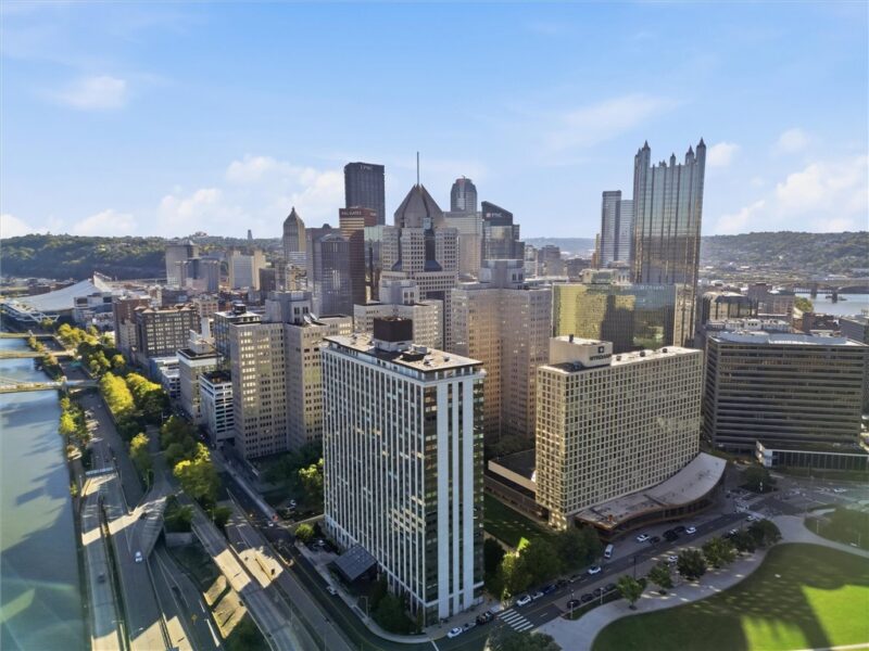 320 Fort Duquesne Blvd 21B — photo 5
