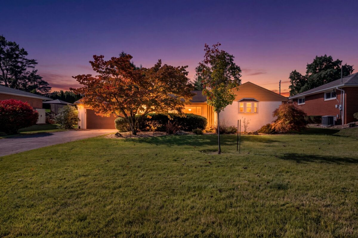 243 Columbia Dr — photo 1