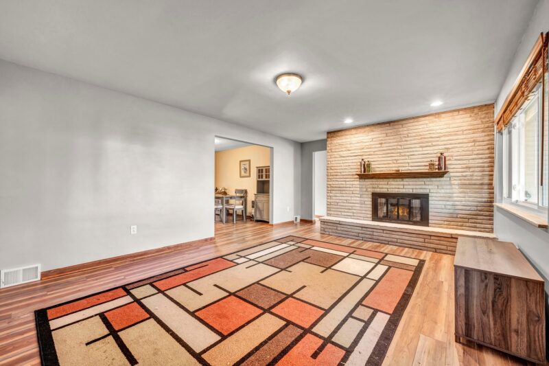 243 Columbia Dr — photo 5
